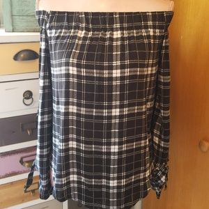 NWT Off The Shoulder Top